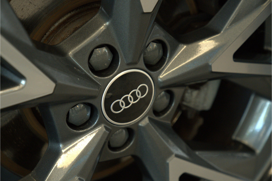 Audi A1 citycarver 35 TFSI epic Carplay PDC 17'' 24 Maanden garantie* (Vraag naar de voorwaarden)