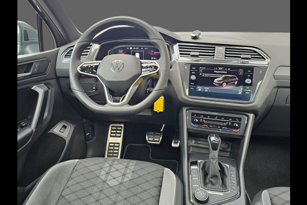 Volkswagen Tiguan 2.0 TSI 190PK 4MOTION DSG R-Line | Pano | Trekhaak | HUD | Stuur- & stoelverwarming | Virtual | App-connect | LMV 19" |