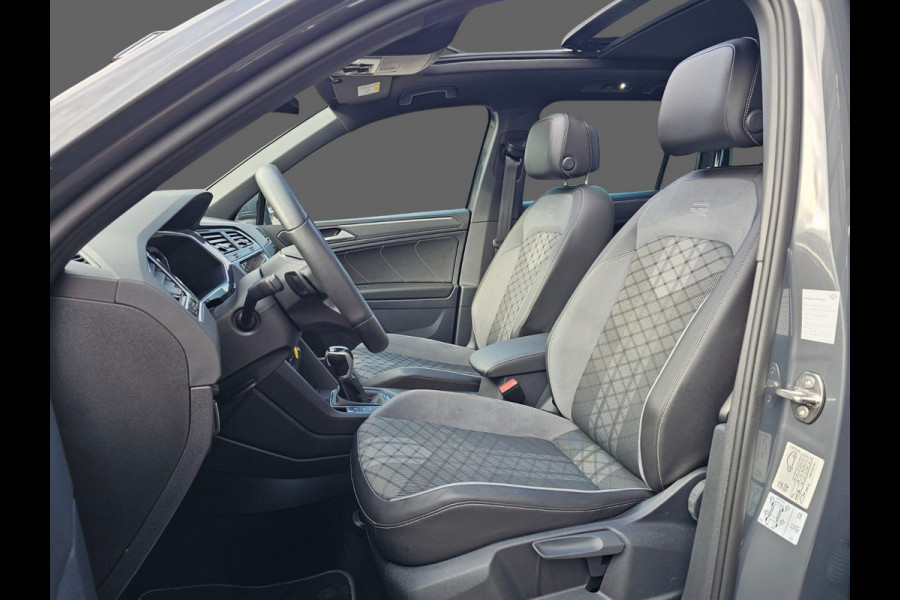 Volkswagen Tiguan 2.0 TSI 190PK 4MOTION DSG R-Line | Pano | Trekhaak | HUD | Stuur- & stoelverwarming | Virtual | App-connect | LMV 19" |