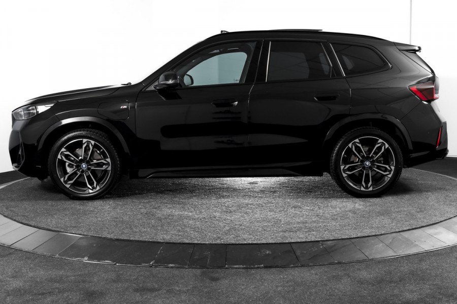 BMW X1 xDrive25e 245 PK M-Sport | Premium Pack | S/K-Panodak | Elek. Trekhaak | Dig. Cockpit | Cruise | Stoelverw. | PDC | Camera | NAV+App. Connect | ECC | Elek. Klep | LM 19" | 9761