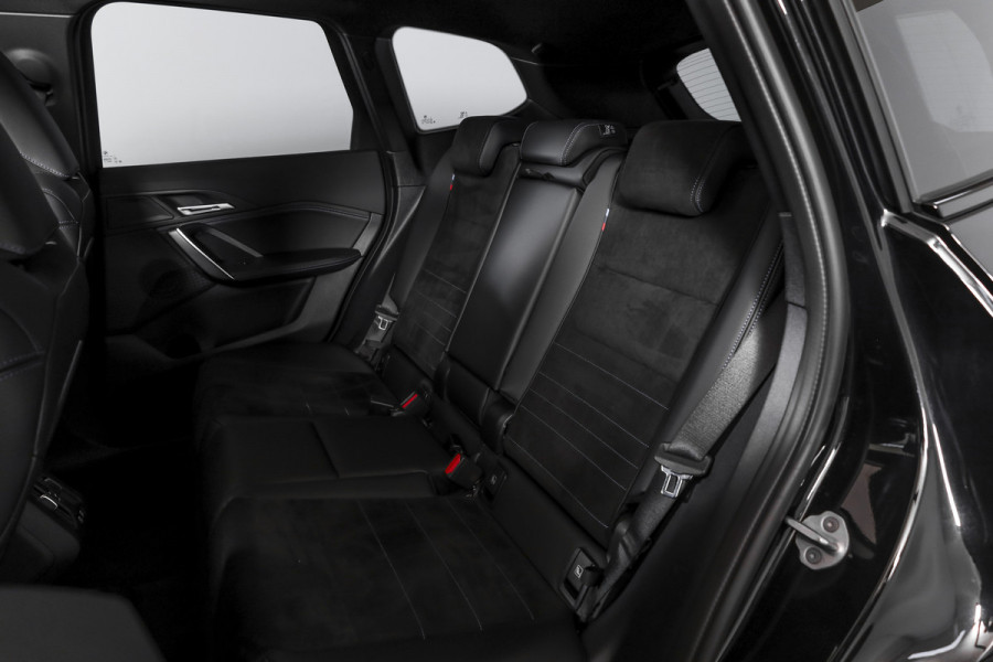 BMW X1 xDrive25e 245 PK M-Sport | Premium Pack | S/K-Panodak | Elek. Trekhaak | Dig. Cockpit | Cruise | Stoelverw. | PDC | Camera | NAV+App. Connect | ECC | Elek. Klep | LM 19" | 9761