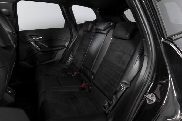 BMW X1 xDrive25e 245 PK M-Sport | Premium Pack | S/K-Panodak | Elek. Trekhaak | Dig. Cockpit | Cruise | Stoelverw. | PDC | Camera | NAV+App. Connect | ECC | Elek. Klep | LM 19" | 9761