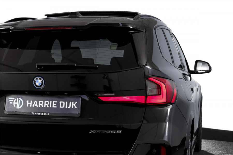 BMW X1 xDrive25e 245 PK M-Sport | Premium Pack | S/K-Panodak | Elek. Trekhaak | Dig. Cockpit | Cruise | Stoelverw. | PDC | Camera | NAV+App. Connect | ECC | Elek. Klep | LM 19" | 9761