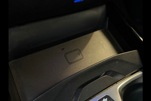 BMW 1-serie 118i High Executive M-SPORT|PANO|HARMAN KARDON|KEYLESS|FABRIEKSGARANTIE|CARPLAY|CAMERA|AMBIENT|DEALER ONDERHOUDEN|VOL!