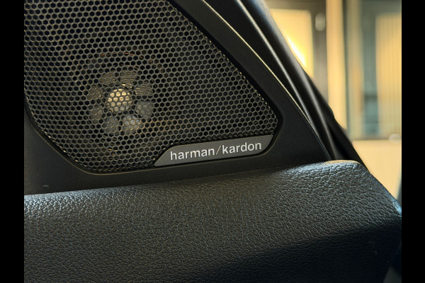 BMW 1-serie 118i High Executive M-SPORT|PANO|HARMAN KARDON|KEYLESS|FABRIEKSGARANTIE|CARPLAY|CAMERA|AMBIENT|DEALER ONDERHOUDEN|VOL!