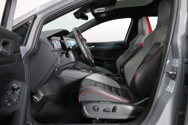 Volkswagen Golf 2.0 TSI GTI Clubsport 45 Jahre Edition 300+PK AKRAPOVIC/IQ/VIRTUAL/SFEER/PANO/LEER/CAM/LINE/ACC/12 MND GARANTIE!