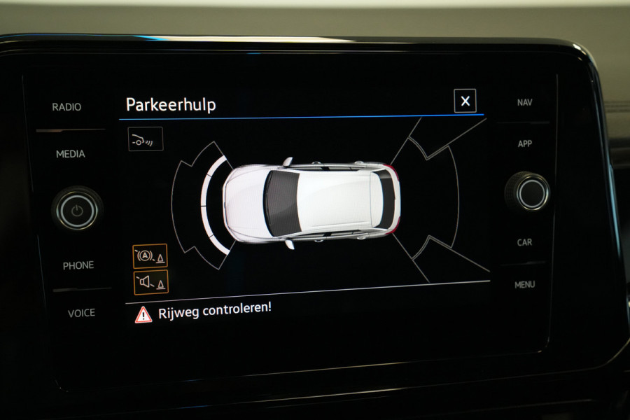 Volkswagen T-Roc 1.5 TSI R-Line 3x Business Panoramadak 19'lmv Adaptive-Cruise IQ-led 24 Maanden garantie* (Vraag naar de voorwaarden)