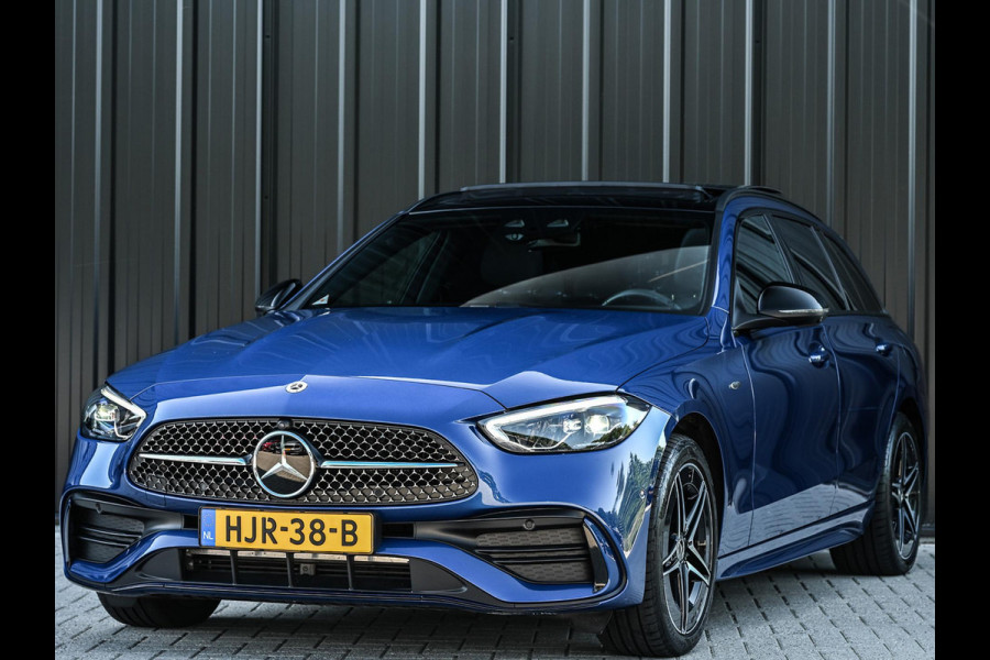 Mercedes-Benz C-Klasse Estate 300 e Business Solution AMG | NL-Auto | Panoramadak | 360 Camera | Burmester | Night-Pakket | Memory Seats | Head-Up | ACC | Ambiance Interieur | Stuurverwarming |