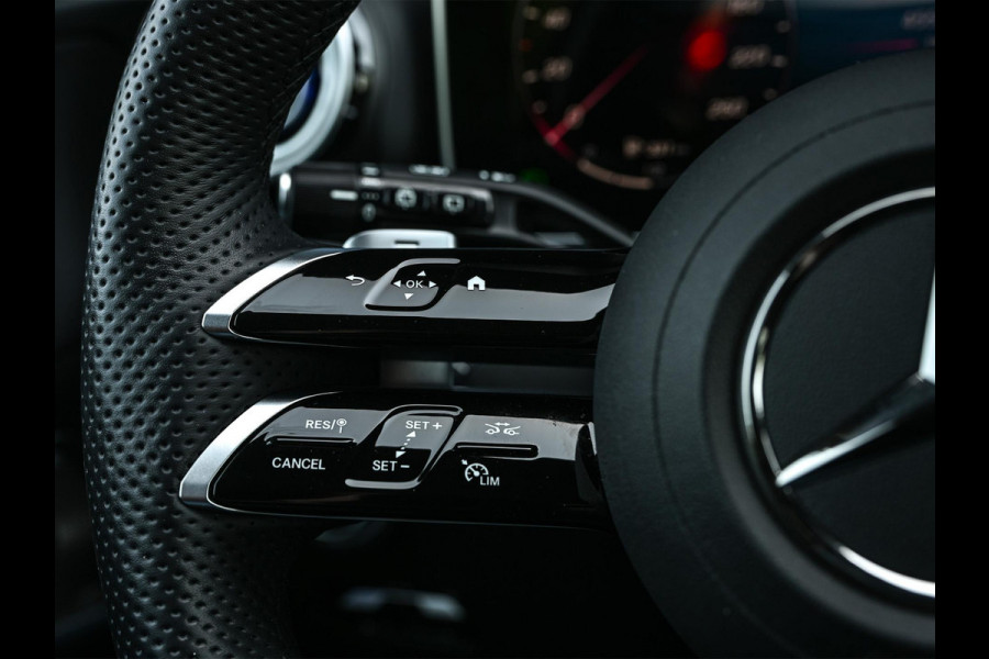 Mercedes-Benz C-Klasse Estate 300 e Business Solution AMG | NL-Auto | Panoramadak | 360 Camera | Burmester | Night-Pakket | Memory Seats | Head-Up | ACC | Ambiance Interieur | Stuurverwarming |