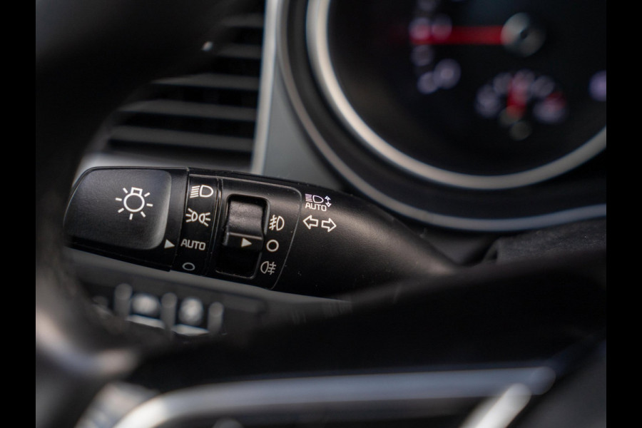 Kia Ceed 1.0 T-GDi DynamicLine Carplay / Camera / Led / DAB