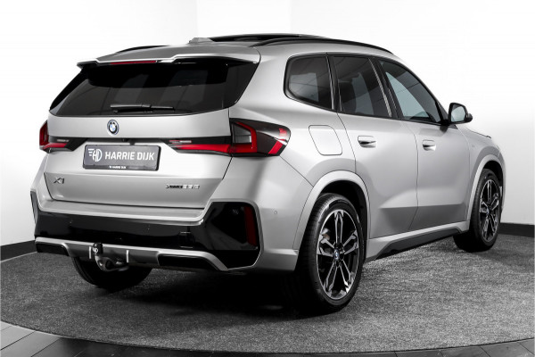 BMW X1 xDrive25e 245 PK | M-Sport | Premium Pack | S/K-Panodak | Elek. Trekhaak | Dig. Cockpit | Cruise | Stoelverw. | PDC | Camera | NAV+App. Connect | ECC | Elek. Klep | LM 19" | 2882