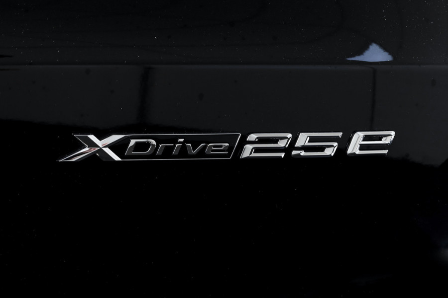 BMW X1 xDrive25e 245 PK | M-Sport | Premium Pack | S/K-Panodak | Elek. Trekhaak | Dig. Cockpit | Cruise | Stoelverw. | PDC | Camera | NAV+App. Connect | ECC | Elek. Klep | LM 19" | 2882