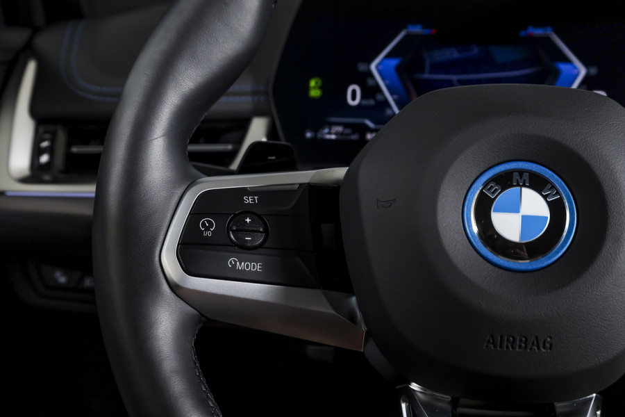 BMW X1 xDrive25e 245 PK | M-Sport | Premium Pack | S/K-Panodak | Elek. Trekhaak | Dig. Cockpit | Cruise | Stoelverw. | PDC | Camera | NAV+App. Connect | ECC | Elek. Klep | LM 19" | 2882