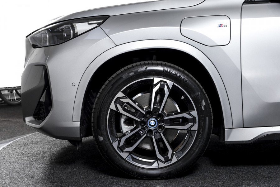 BMW X1 xDrive25e 245 PK | M-Sport | Premium Pack | S/K-Panodak | Elek. Trekhaak | Dig. Cockpit | Cruise | Stoelverw. | PDC | Camera | NAV+App. Connect | ECC | Elek. Klep | LM 19" | 2882
