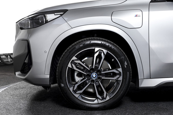 BMW X1 xDrive25e 245 PK | M-Sport | Premium Pack | S/K-Panodak | Elek. Trekhaak | Dig. Cockpit | Cruise | Stoelverw. | PDC | Camera | NAV+App. Connect | ECC | Elek. Klep | LM 19" | 2882