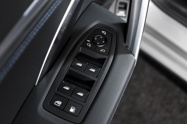 BMW X1 xDrive25e 245 PK | M-Sport | Premium Pack | S/K-Panodak | Elek. Trekhaak | Dig. Cockpit | Cruise | Stoelverw. | PDC | Camera | NAV+App. Connect | ECC | Elek. Klep | LM 19" | 2882