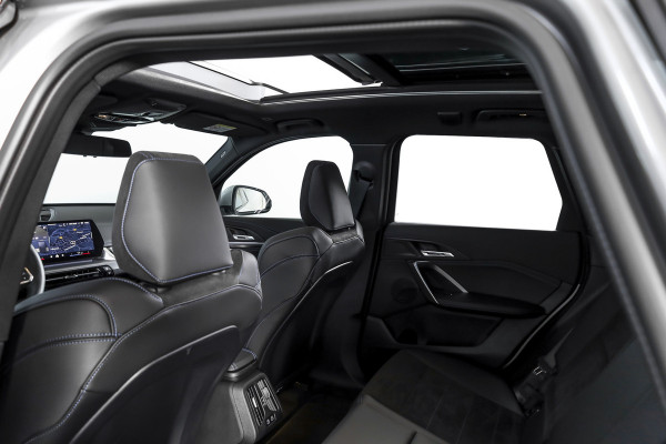 BMW X1 xDrive25e 245 PK | M-Sport | Premium Pack | S/K-Panodak | Elek. Trekhaak | Dig. Cockpit | Cruise | Stoelverw. | PDC | Camera | NAV+App. Connect | ECC | Elek. Klep | LM 19" | 2882