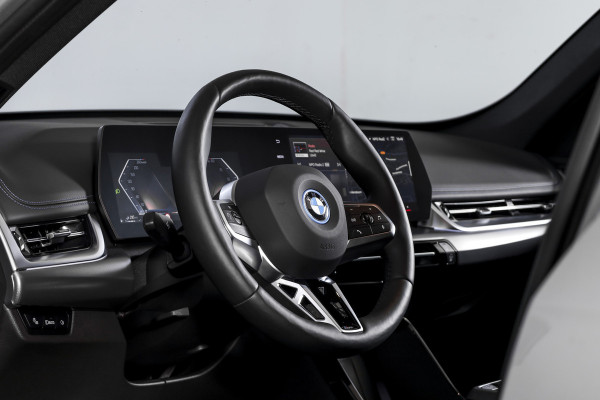 BMW X1 xDrive25e 245 PK M-Sport | Premium Pack | S/K-Panodak | Elek. Trekhaak | Dig. Cockpit | Cruise | Stoelverw. | PDC | Camera | NAV+App. Connect | ECC | Elek. Klep | LM 19" | 2943