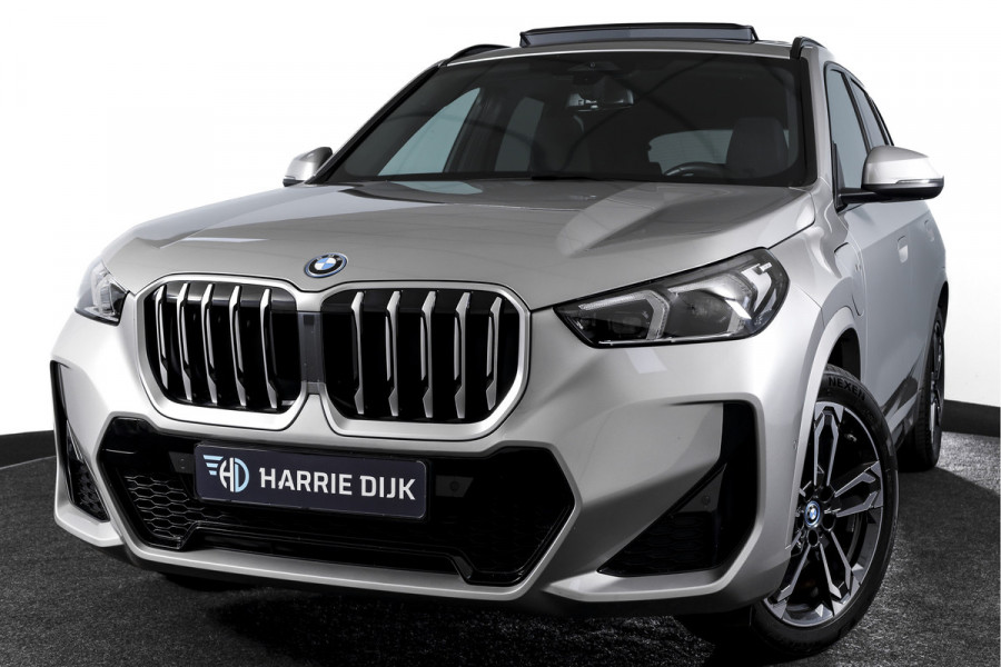 BMW X1 xDrive25e 245 PK M-Sport | Premium Pack | S/K-Panodak | Elek. Trekhaak | Dig. Cockpit | Cruise | Stoelverw. | PDC | Camera | NAV+App. Connect | ECC | Elek. Klep | LM 19" | 2943