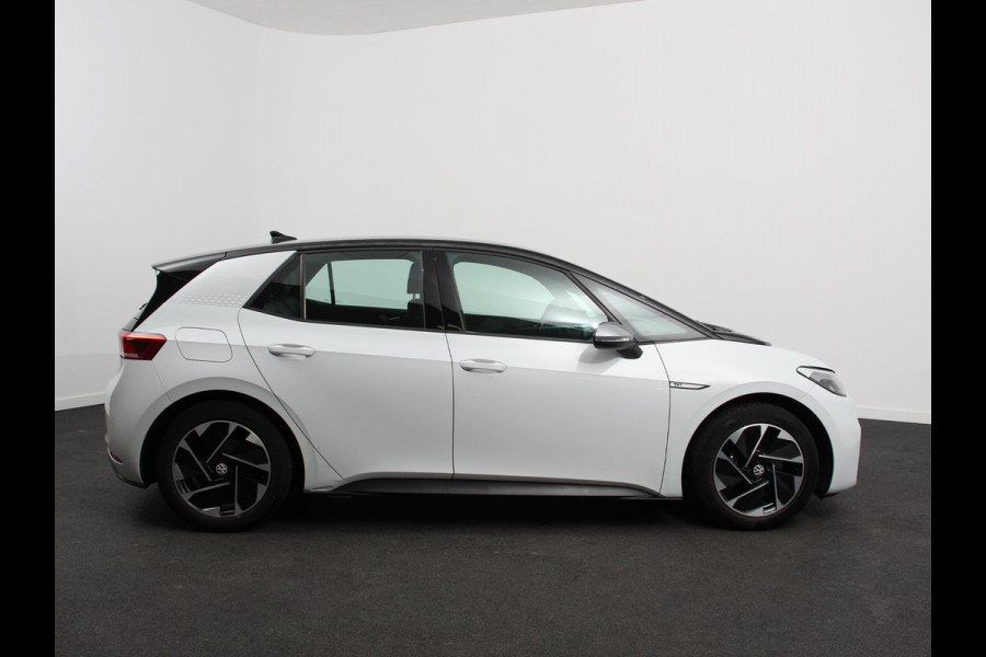 Volkswagen ID.3 First 58 kWh Navigatie Apple Carplay/Android Auto Adaptive Cruise Control Parkeersensoren Stoel- en stuurverwarming Lichtmetalen velgen Climate Control