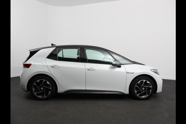 Volkswagen ID.3 First 58 kWh Navigatie Apple Carplay/Android Auto Adaptive Cruise Control Parkeersensoren Stoel- en stuurverwarming Lichtmetalen velgen Climate Control