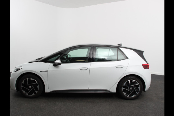 Volkswagen ID.3 First 58 kWh Navigatie Apple Carplay/Android Auto Adaptive Cruise Control Parkeersensoren Stoel- en stuurverwarming Lichtmetalen velgen Climate Control