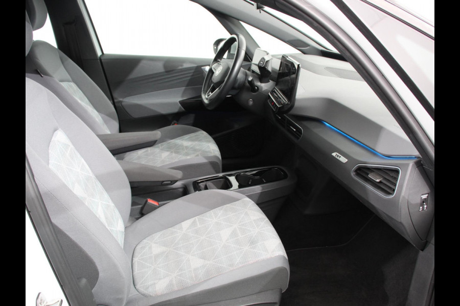 Volkswagen ID.3 First 58 kWh Navigatie Apple Carplay/Android Auto Adaptive Cruise Control Parkeersensoren Stoel- en stuurverwarming Lichtmetalen velgen Climate Control