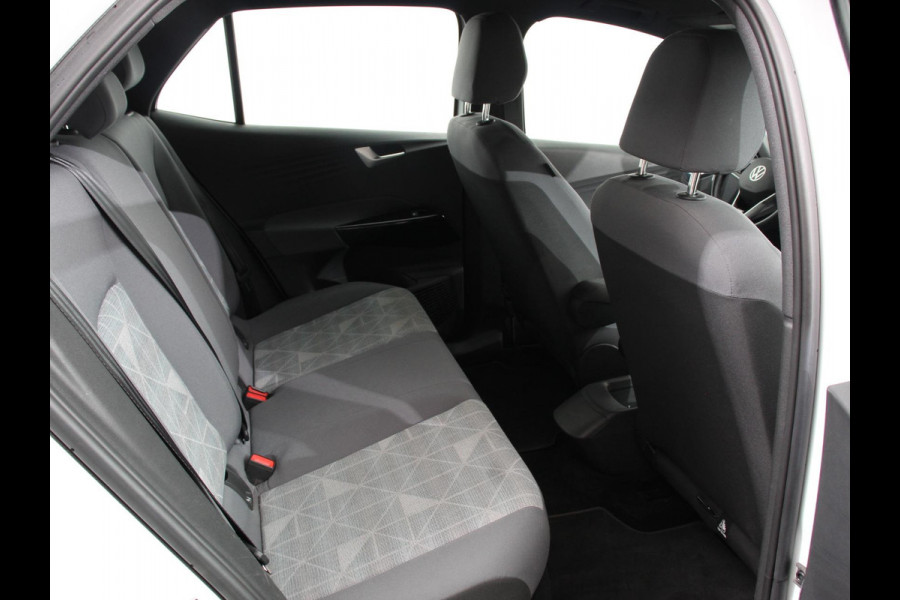 Volkswagen ID.3 First 58 kWh Navigatie Apple Carplay/Android Auto Adaptive Cruise Control Parkeersensoren Stoel- en stuurverwarming Lichtmetalen velgen Climate Control