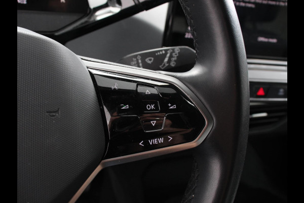 Volkswagen ID.3 First 58 kWh Navigatie Apple Carplay/Android Auto Adaptive Cruise Control Parkeersensoren Stoel- en stuurverwarming Lichtmetalen velgen Climate Control