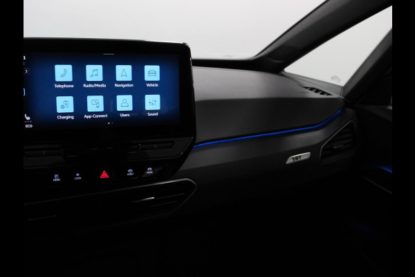 Volkswagen ID.3 First 58 kWh Navigatie Apple Carplay/Android Auto Adaptive Cruise Control Parkeersensoren Stoel- en stuurverwarming Lichtmetalen velgen Climate Control
