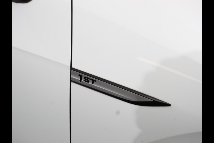 Volkswagen ID.3 First 58 kWh Navigatie Apple Carplay/Android Auto Adaptive Cruise Control Parkeersensoren Stoel- en stuurverwarming Lichtmetalen velgen Climate Control