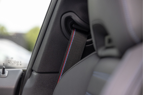 BMW i4 eDrive40 High Executive 84 kWh M-Pakket M-sportstoelen Schuif/kantel HuD