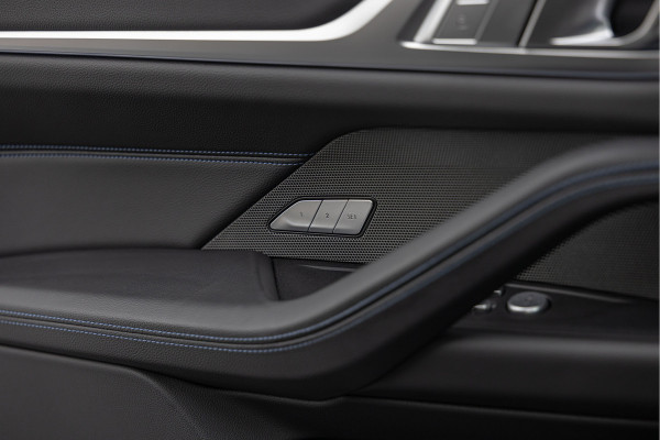 BMW i4 eDrive40 High Executive 84 kWh M-Pakket M-sportstoelen Schuif/kantel HuD