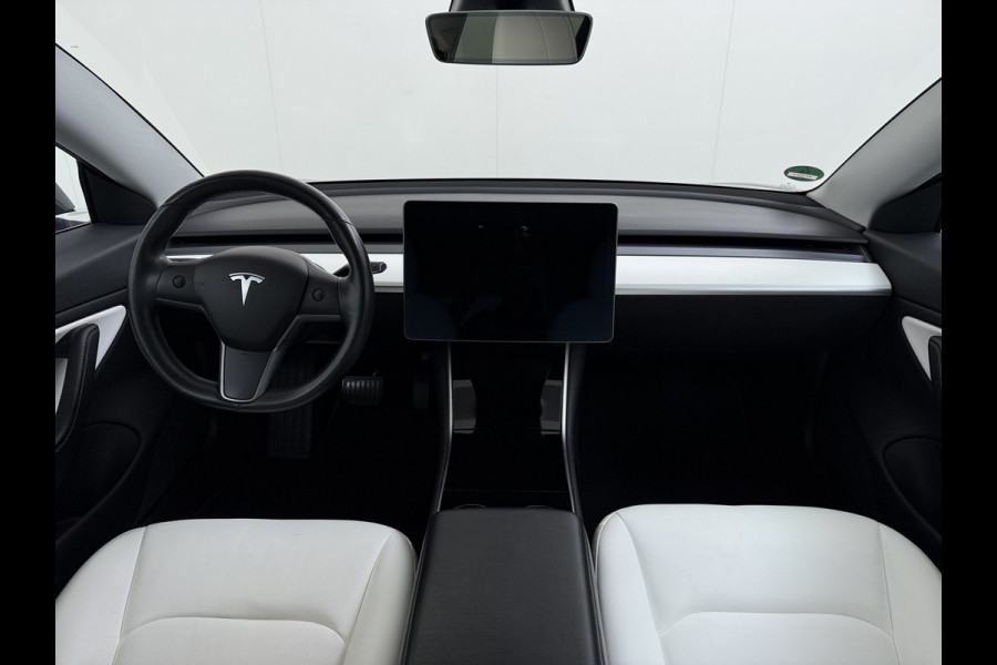 Tesla Model 3 Long Range AWD 75kWh 463PK Full Self Driving Ivoor Interieur All-Season banden Privacy Glas Premium Audio Panoramadak Navi Camer Lmv Leder Memory Elek.Stoelen Achterbank+Stoelverwarming Keyless Wifi Origineel Nederlandse Particuliere Auto Fabrieksgarantie op Accu en motor tot 25-3-2027/192.000KM