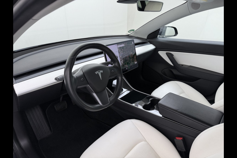 Tesla Model 3 Long Range AWD 75kWh 463PK Full Self Driving Ivoor Interieur All-Season banden Privacy Glas Premium Audio Panoramadak Navi Camer Lmv Leder Memory Elek.Stoelen Achterbank+Stoelverwarming Keyless Wifi Origineel Nederlandse Particuliere Auto Fabrieksgarantie op Accu en motor tot 25-3-2027/192.000KM