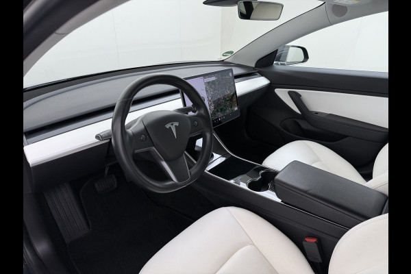 Tesla Model 3 Long Range AWD 75kWh 463PK Full Self Driving Ivoor Interieur All-Season banden Privacy Glas Premium Audio Panoramadak Navi Camer Lmv Leder Memory Elek.Stoelen Achterbank+Stoelverwarming Keyless Wifi Origineel Nederlandse Particuliere Auto Fabrieksgarantie op Accu en motor tot 25-3-2027/192.000KM