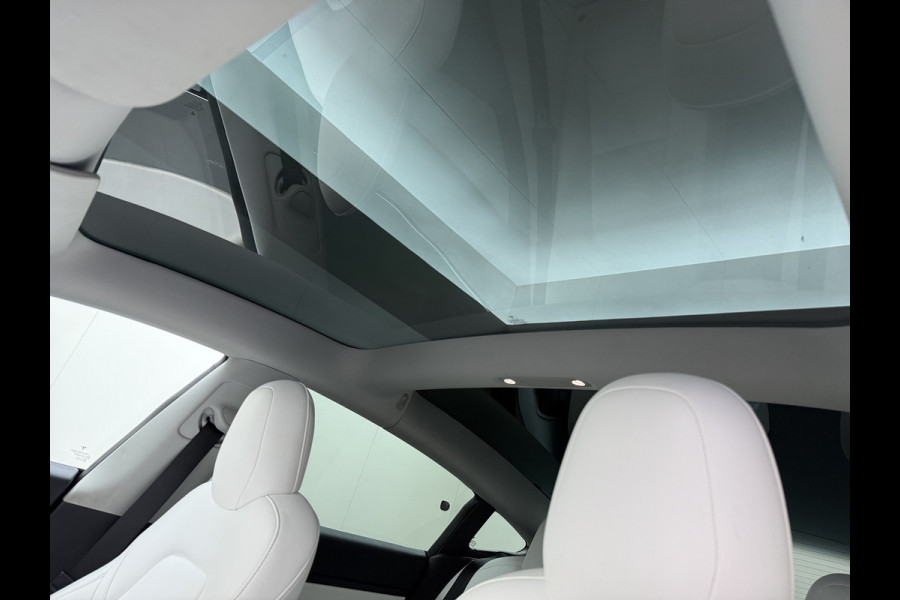 Tesla Model 3 Long Range AWD 75kWh 463PK Full Self Driving Ivoor Interieur All-Season banden Privacy Glas Premium Audio Panoramadak Navi Camer Lmv Leder Memory Elek.Stoelen Achterbank+Stoelverwarming Keyless Wifi Origineel Nederlandse Particuliere Auto Fabrieksgarantie op Accu en motor tot 25-3-2027/192.000KM