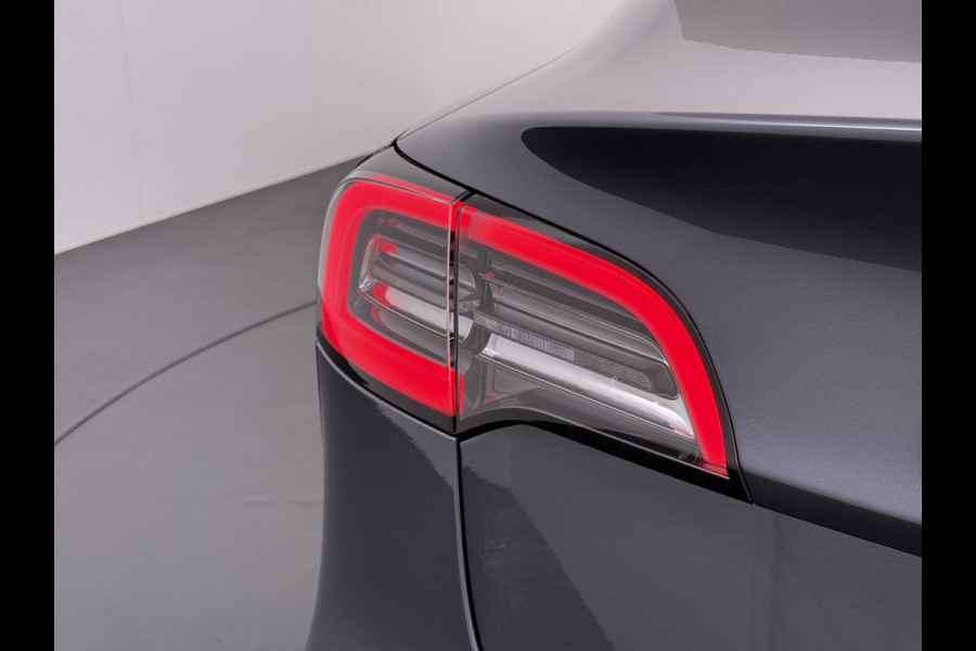 Tesla Model 3 Long Range AWD 75kWh 463PK Full Self Driving Ivoor Interieur All-Season banden Privacy Glas Premium Audio Panoramadak Navi Camer Lmv Leder Memory Elek.Stoelen Achterbank+Stoelverwarming Keyless Wifi Origineel Nederlandse Particuliere Auto Fabrieksgarantie op Accu en motor tot 25-3-2027/192.000KM
