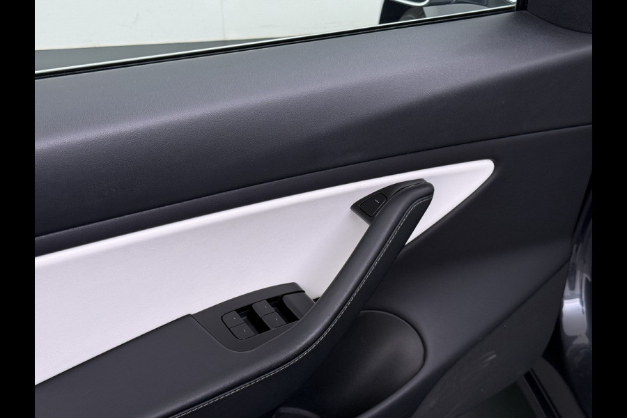 Tesla Model 3 Long Range AWD 75kWh 463PK Full Self Driving Ivoor Interieur All-Season banden Privacy Glas Premium Audio Panoramadak Navi Camer Lmv Leder Memory Elek.Stoelen Achterbank+Stoelverwarming Keyless Wifi Origineel Nederlandse Particuliere Auto Fabrieksgarantie op Accu en motor tot 25-3-2027/192.000KM