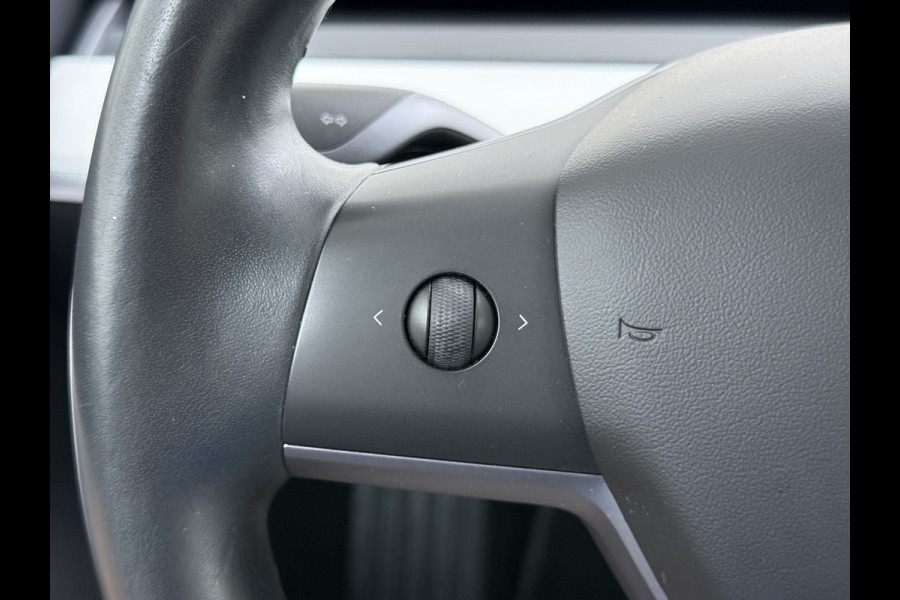 Tesla Model 3 Long Range AWD 75kWh 463PK Full Self Driving Ivoor Interieur All-Season banden Privacy Glas Premium Audio Panoramadak Navi Camer Lmv Leder Memory Elek.Stoelen Achterbank+Stoelverwarming Keyless Wifi Origineel Nederlandse Particuliere Auto Fabrieksgarantie op Accu en motor tot 25-3-2027/192.000KM