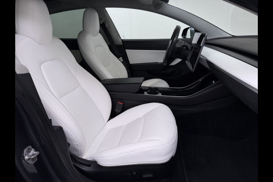 Tesla Model 3 Long Range AWD 75kWh 463PK Full Self Driving Ivoor Interieur All-Season banden Privacy Glas Premium Audio Panoramadak Navi Camer Lmv Leder Memory Elek.Stoelen Achterbank+Stoelverwarming Keyless Wifi Origineel Nederlandse Particuliere Auto Fabrieksgarantie op Accu en motor tot 25-3-2027/192.000KM