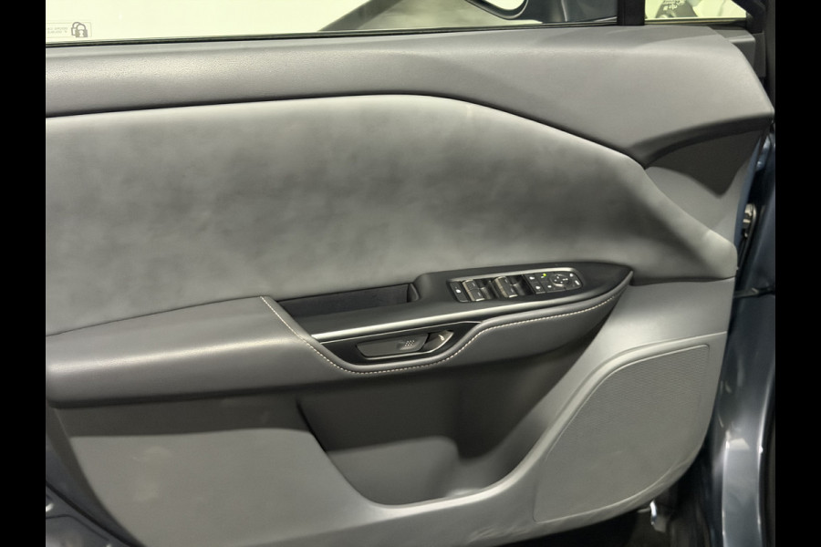 Lexus RZ 450e Executive Line 71 kWh | Leder interieur | Stoelen gekoeld & verwarmd | LMV 20" | Soh (batterijcheck) Waarde 98,1 %