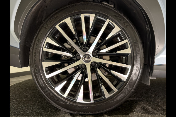Lexus RZ 450e Executive Line 71 kWh | Leder interieur | Stoelen gekoeld & verwarmd | LMV 20" | Soh (batterijcheck) Waarde 98,1 %