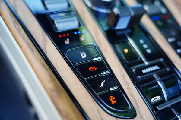 Aston Martin DB12 Volante 4.0 V8 Cito Geleverd