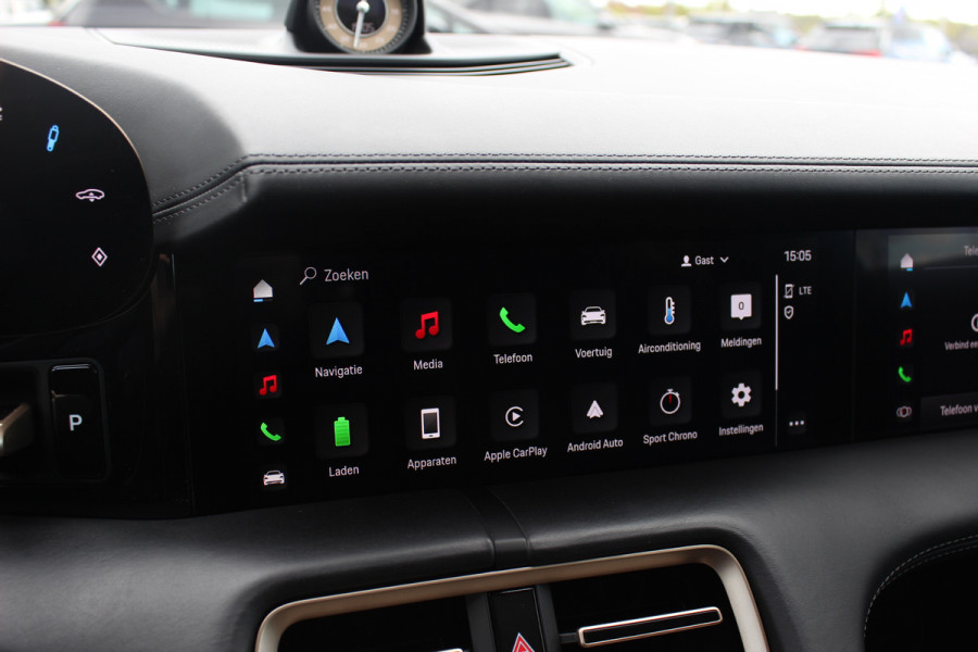 Porsche Taycan Cross Turismo 4 93 kWh / SoH 92,2% / Panoramadak / 360Camera / Passenger Display / Adaptieve Stoelen / Luchtvering / 21'' / Bose / Keyless / Sportchrono / Stoelventilatie / Stoelverwarming 4x / DAB / Cruise Control