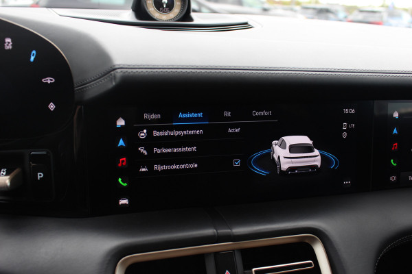 Porsche Taycan Cross Turismo 4 93 kWh / SoH 92,2% / Panoramadak / 360Camera / Passenger Display / Adaptieve Stoelen / Luchtvering / 21'' / Bose / Keyless / Sportchrono / Stoelventilatie / Stoelverwarming 4x / DAB / Cruise Control