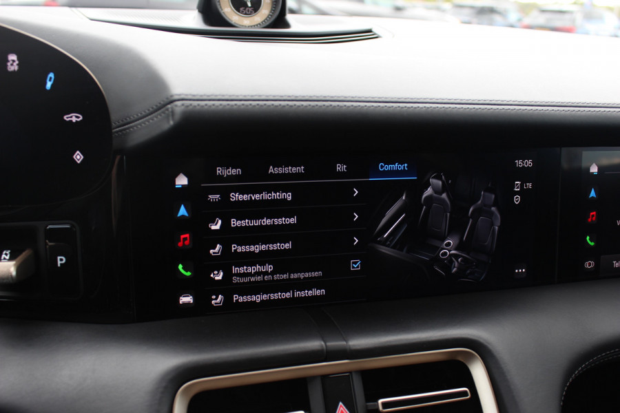 Porsche Taycan Cross Turismo 4 93 kWh / SoH 92,2% / Panoramadak / 360Camera / Passenger Display / Adaptieve Stoelen / Luchtvering / 21'' / Bose / Keyless / Sportchrono / Stoelventilatie / Stoelverwarming 4x / DAB / Cruise Control