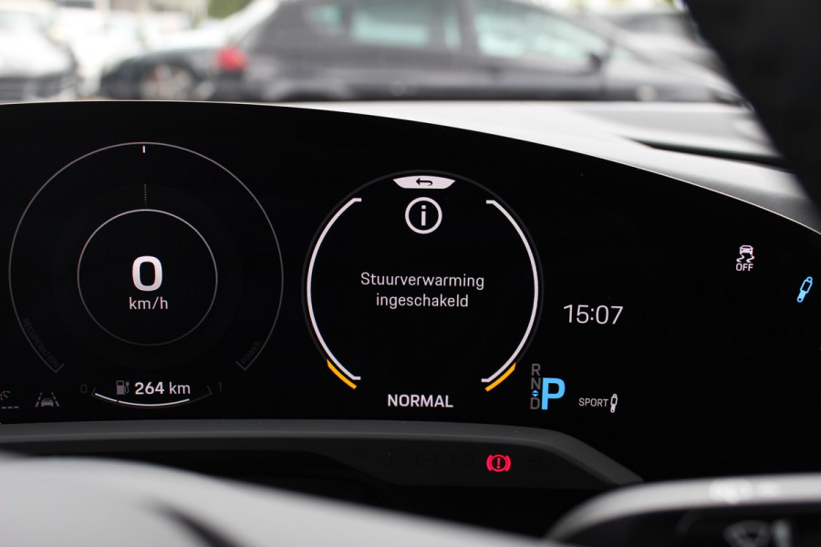 Porsche Taycan Cross Turismo 4 93 kWh / SoH 92,2% / Panoramadak / 360Camera / Passenger Display / Adaptieve Stoelen / Luchtvering / 21'' / Bose / Keyless / Sportchrono / Stoelventilatie / Stoelverwarming 4x / DAB / Cruise Control