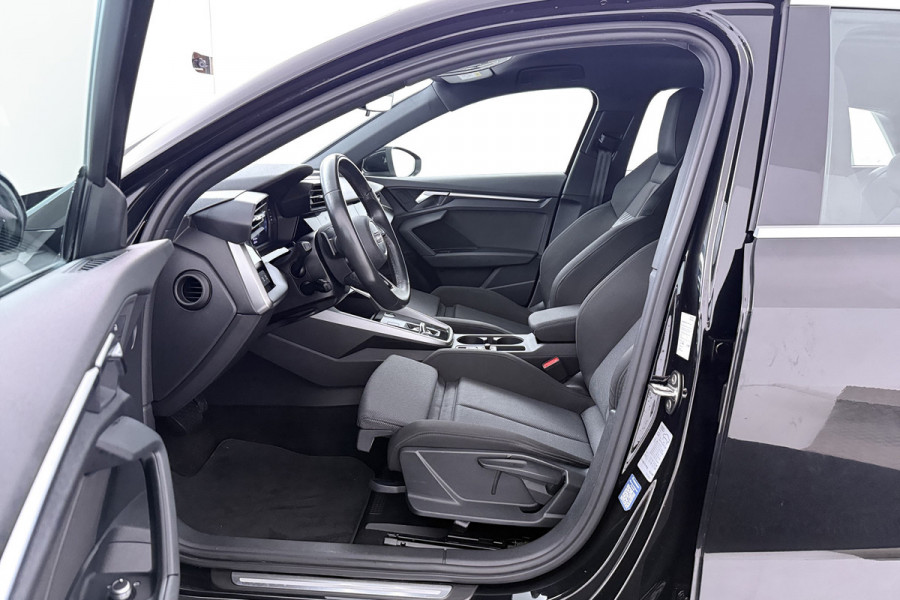 Audi A3 Sportback 30 TFSI Advanced edition (CRUISE CONTROL ADAPTIEF, NAVIGATIE, PARKEERSENSOREN)