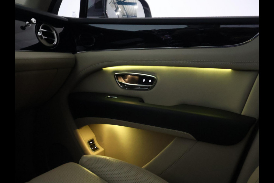 Bentley Bentayga 4.0 V8 550 PK 1e EIGENAAR *30.095 KM* + TOURING PAKKET | COMFORT SEAT | PANORAMA | SFEERVERLICHTING